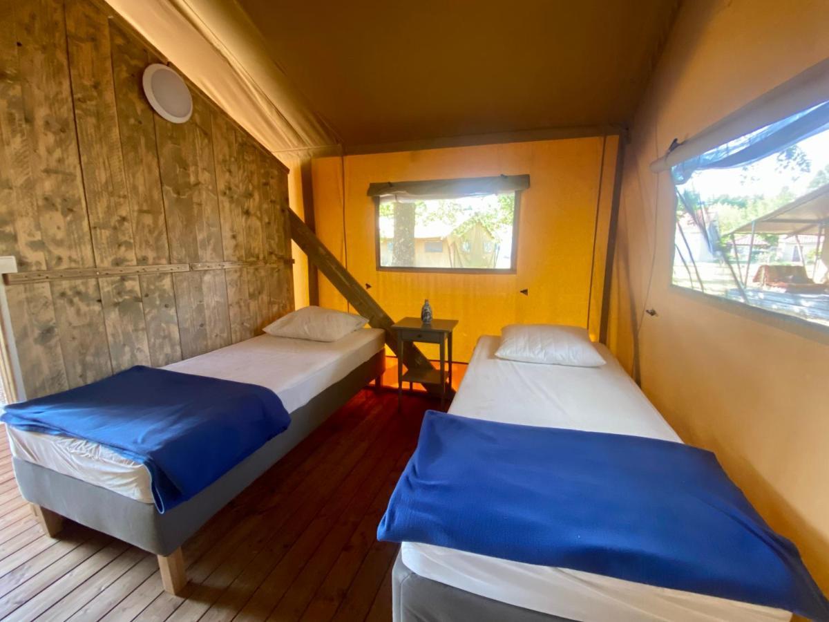 Camping La Kahute - Tente Lodge Au Coeur De La Foret Carcans Exterior foto