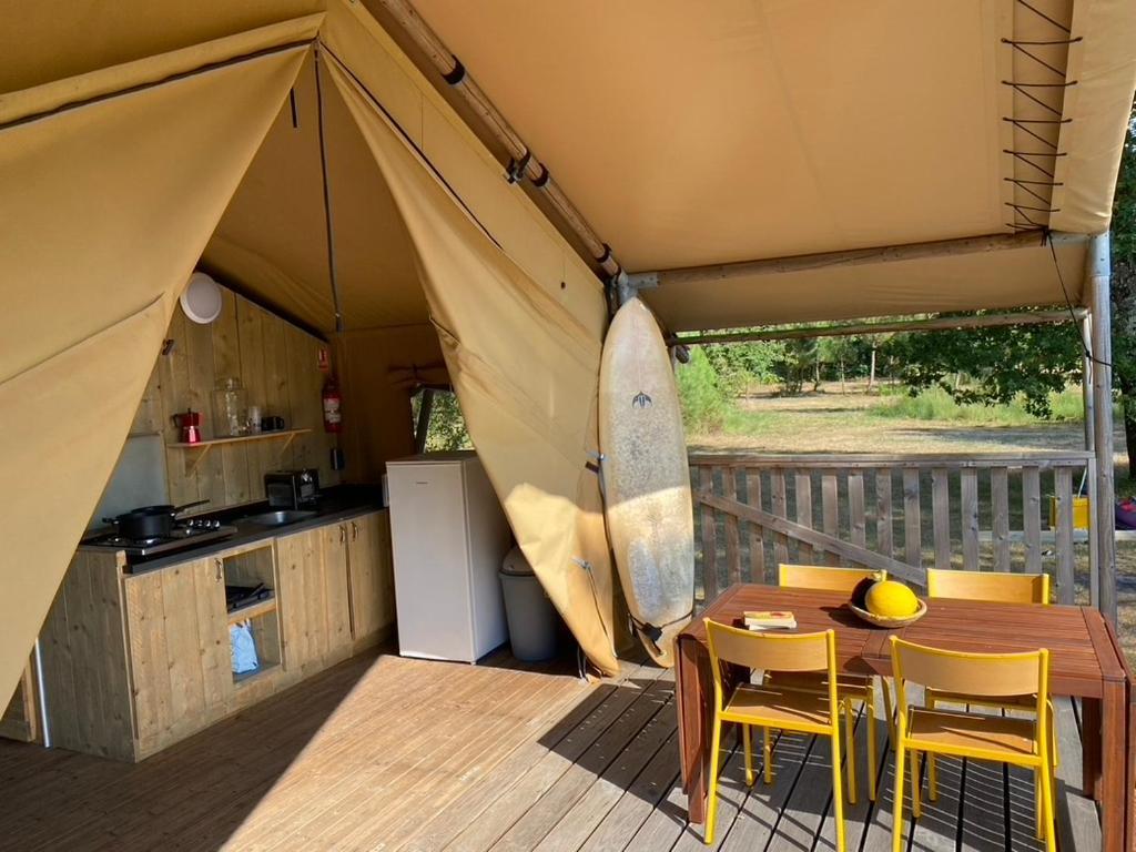 Camping La Kahute - Tente Lodge Au Coeur De La Foret Carcans Exterior foto
