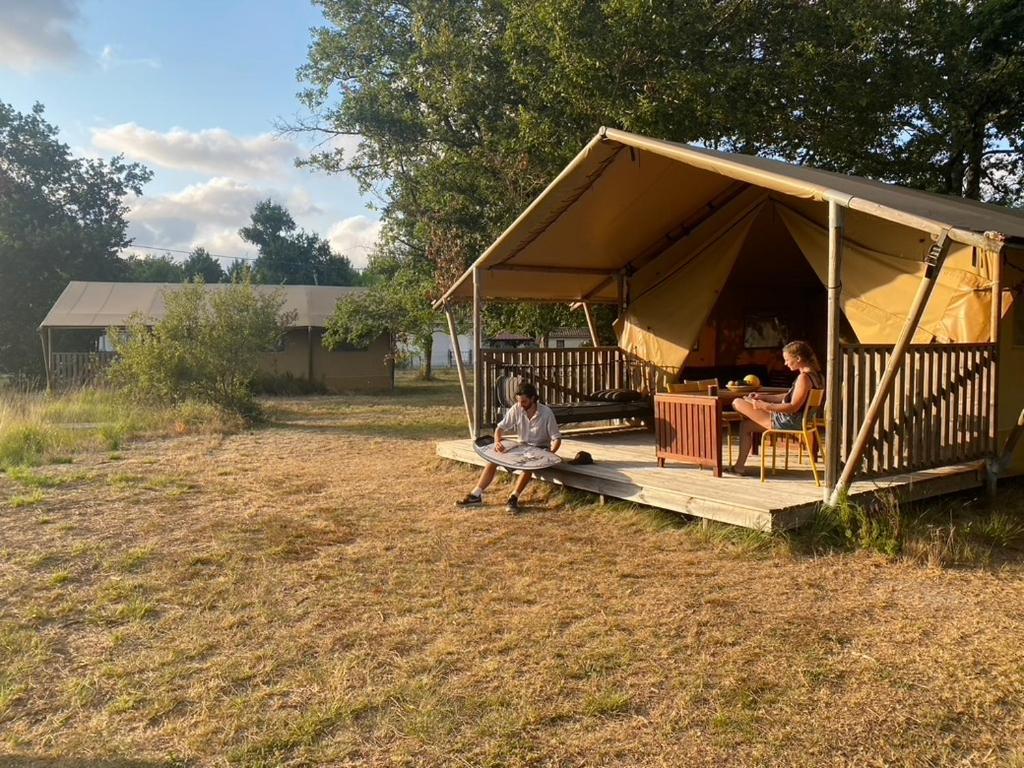 Camping La Kahute - Tente Lodge Au Coeur De La Foret Carcans Exterior foto